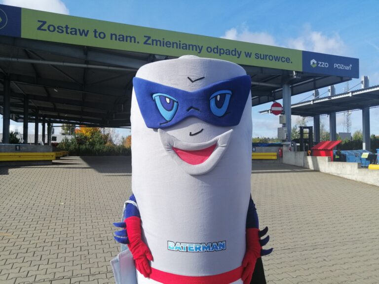 MIĘDZYNARODOWY DZIEŃ BEZ ELEKTROŚMIECI Z BATERMANEM